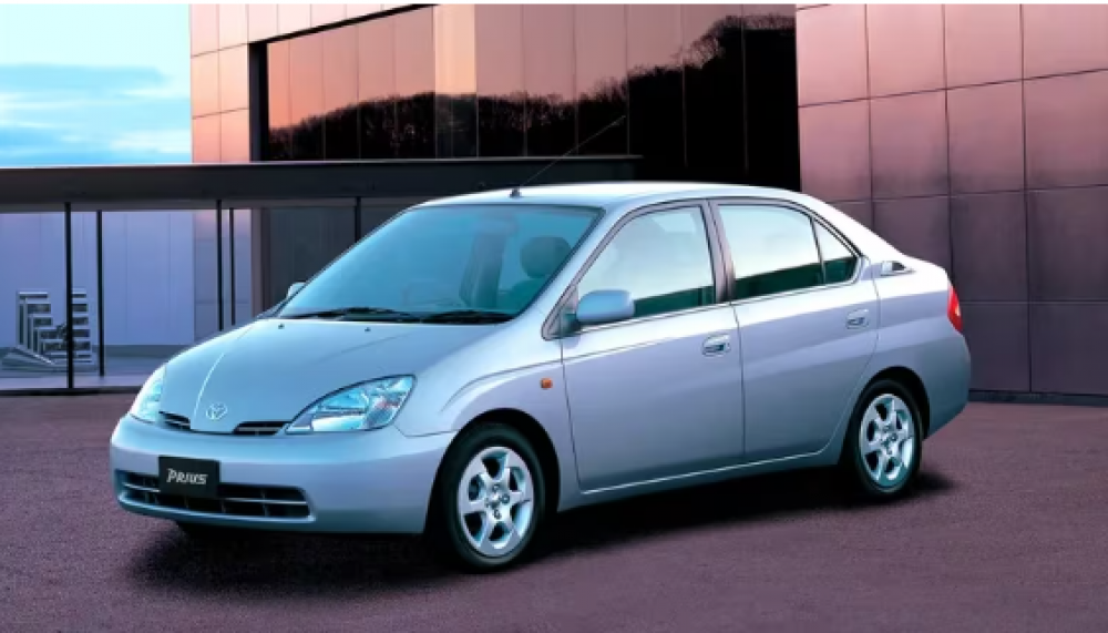 Toyota comenz a reciclar las bateras de sus autos hbridos ms antiguos: ecologa y otros motivos?
