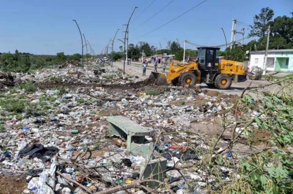 Retiran 100 toneladas de residuos de la Costanera Norte, en los mrgenes del Ro Sal