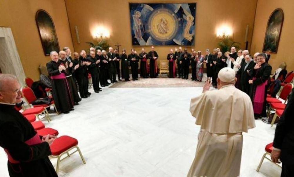 El Papa llama a reflexionar sobre la dimensi�n femenina de la Iglesia