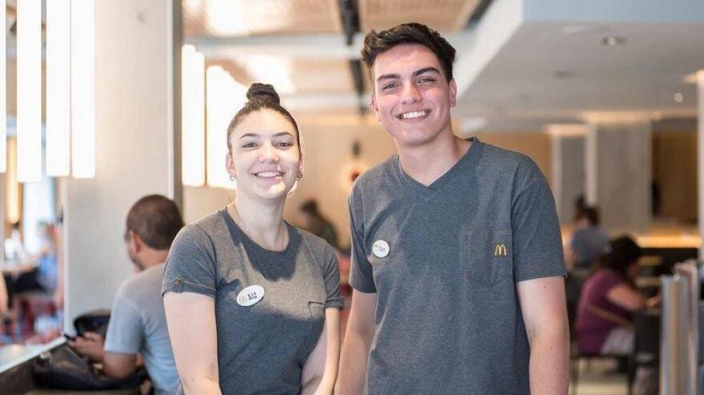 Suba de sueldo para empleados de McDonald's: cobrarán casi 600.000 pesos por mes