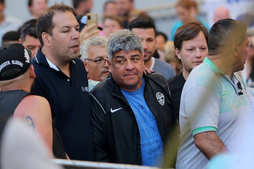 Camioneros desminti� que Pablo Moyano se haya exiliado en Espa�a y confirm� que est� amenazado de muerte