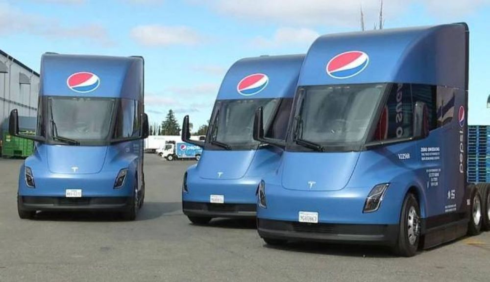 Pepsi usa camiones elctricos Tesla. Y Coca-Cola se fija en la competencia
