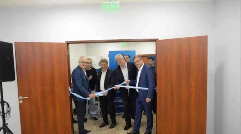 Nodocentes: con la presencia de “Kelly” Olmos y Perczyk, Merkis inauguró el nuevo de edificio de la obra social OSFATUN