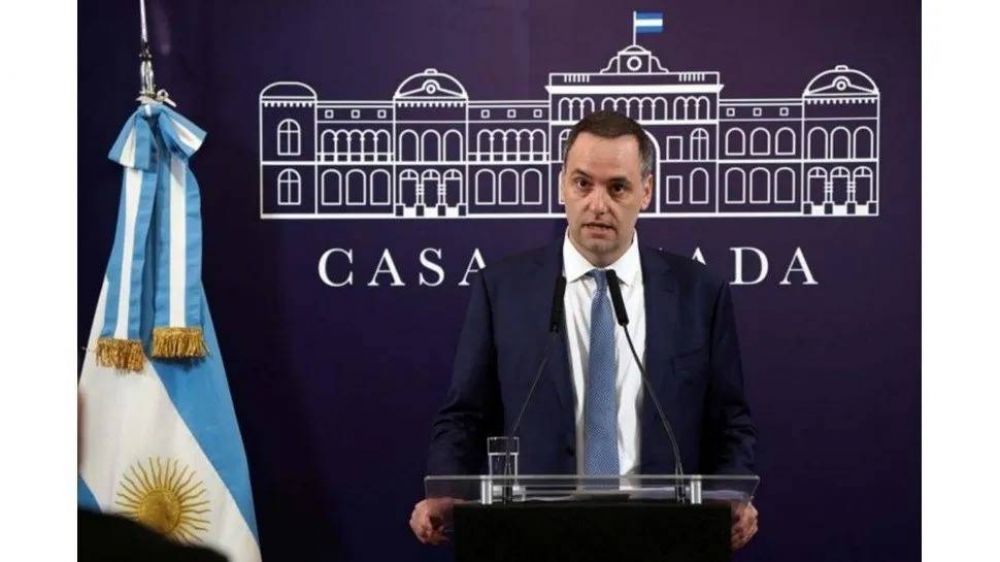 El Gobierno revisa contratos de empleados p�blicos y suspendi� la pauta por un a�o