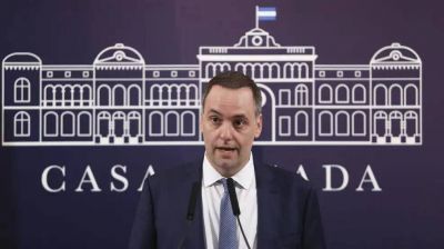 El Gobierno anunci� reducci�n de oficinas p�blicas y suspende la pauta publicitaria oficial por un a�o a los medios