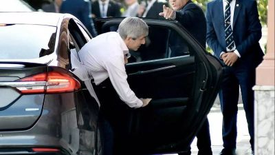El d�lar se duplica, saltan tarifas, boleto, inflaci�n y pobreza: �alcanzan la AUH y la tarjeta Alimentar?