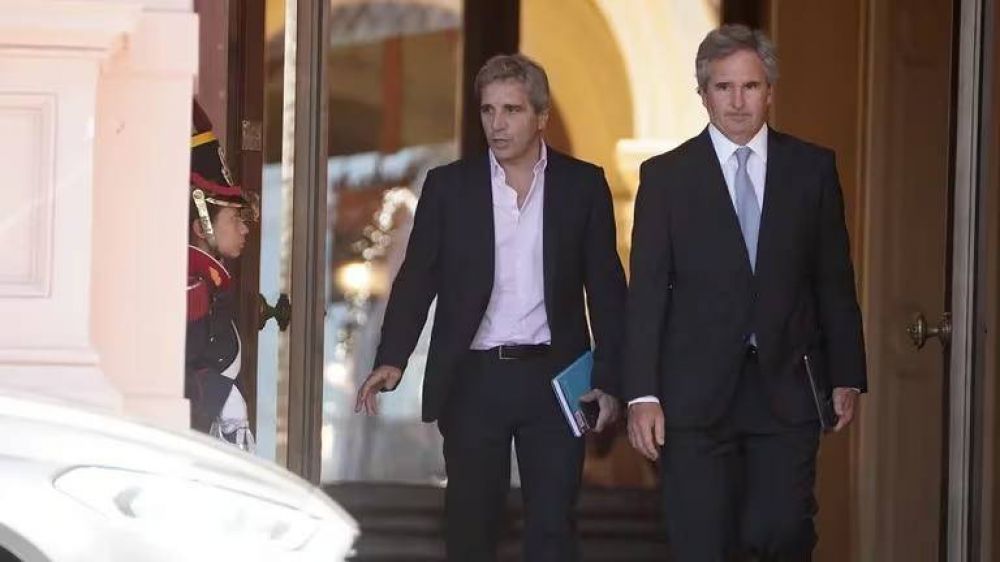 El Gobierno monitorea la puesta en marcha del ajuste y centraliza en Luis Caputo la contenci�n de las reacciones