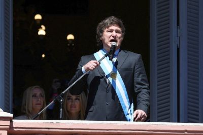 �Si hace lo que prometi�, vamos a tener que negociar paritarias todos los meses�, la sentencia de un peso pesado cegetista frente a las proyecciones inflacionarias de Milei