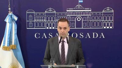 Manuel Adorni: 
