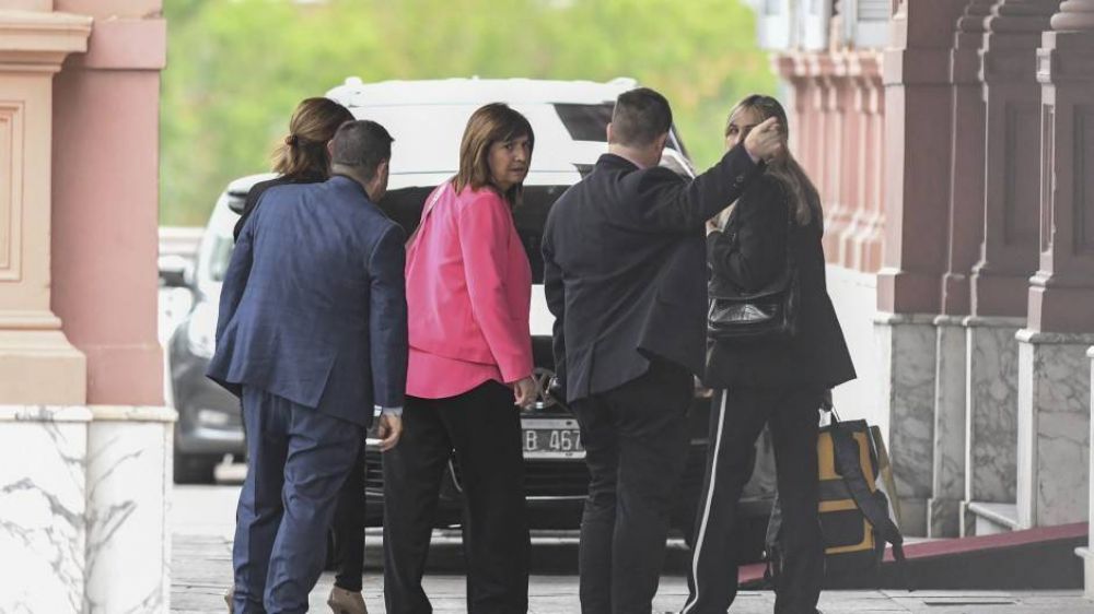 Bullrich festej� la derogaci�n de un decreto de Alberto, pero no se oficializ� y tuvo que borrar