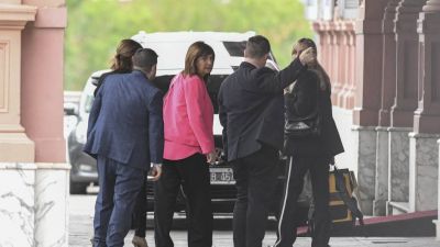 Bullrich festej� la derogaci�n de un decreto de Alberto, pero no se oficializ� y tuvo que borrar