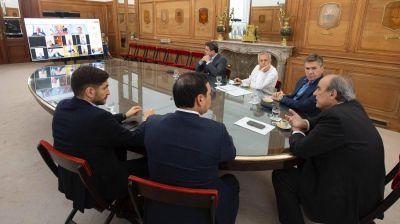 Los gobernadores ver�n a Milei con la idea de insistir con el impuesto al cheque