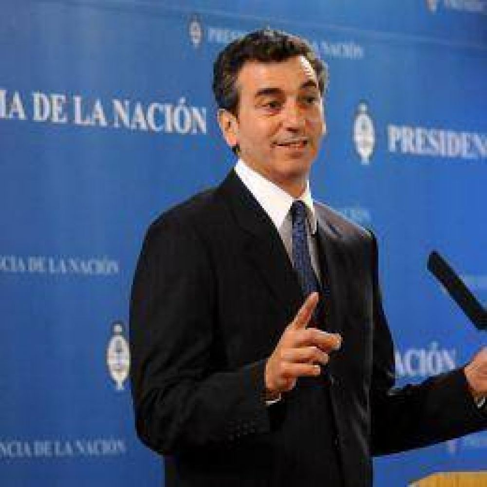 Cruces en el Gobierno por operativo clamor: Randazzo consider� que Kirchner "no deber�a volver" a encabezar el PJ
