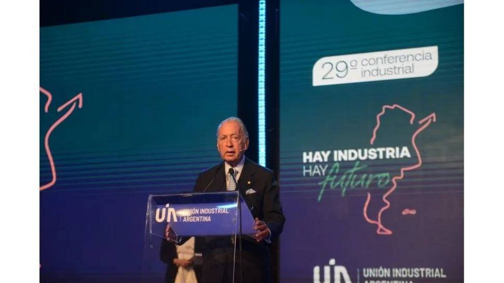 Caputo almuerza con la UIA en busca de acuerdo con los industriales