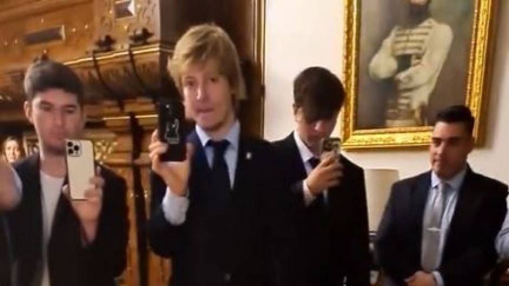Los Iakis se enfrentan a los Peaky Blinders de Santiago Caputo por la caja de Comunicacin