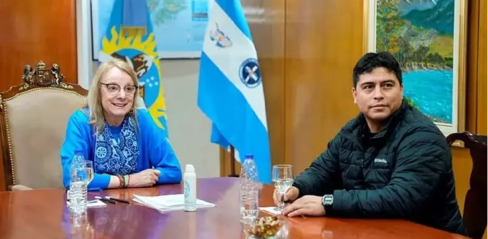 Gobernador de Santa Cruz anunci que no le pagar el sueldo a Alicia Kirchner