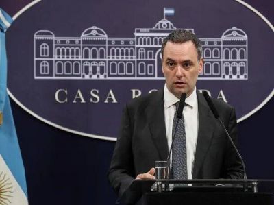 Manuel Adorni anunci� que la quita de subsidios se dar� a conocer en enero