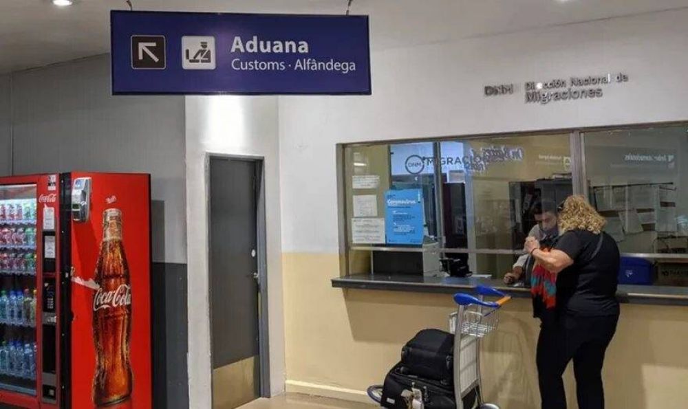 Milei elimin el lmite de Aduana para compras en el exterior: no se pagarn ms impuestos