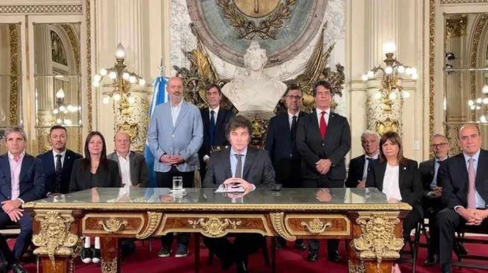 DNU de Milei: 500 intendentes presentaron un nuevo amparo
