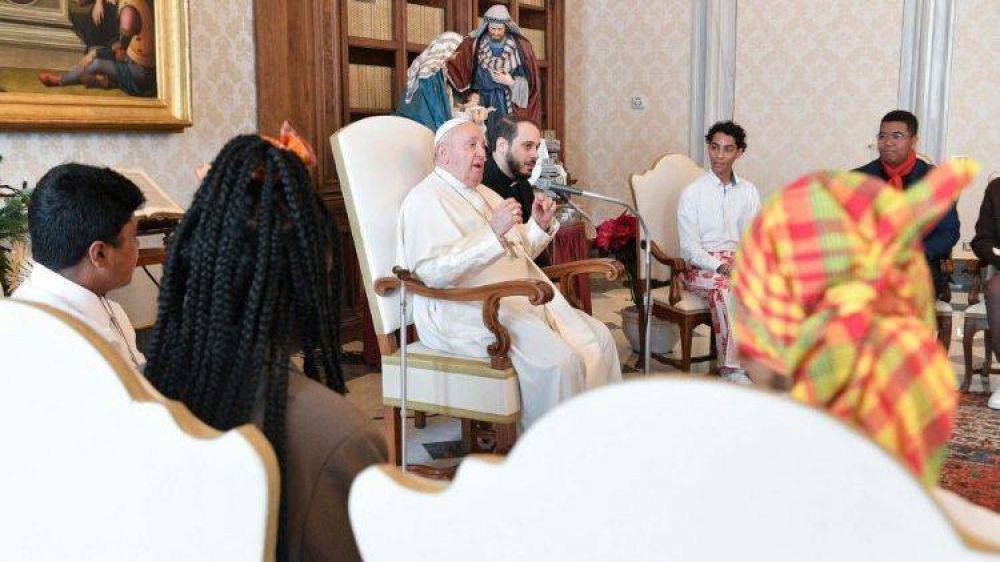 El Papa: 'Nuestras ciudades necesitan el b�lsamo curativo de la fraternidad'