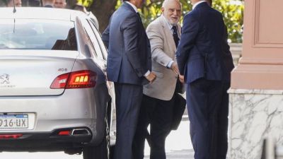 F�rum shopping: Tras una pirueta del fiscal, buscan llevar los amparos contra el decretazo al fuero contencioso