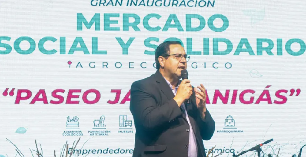 Un intendente del norte pone primera y sale a caminar la tierra arrasada del peronismo