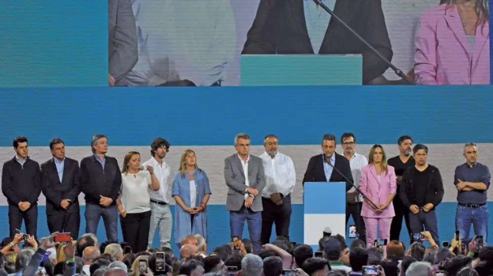 El peronismo mide los tiempos para acelerar contra Javier Milei