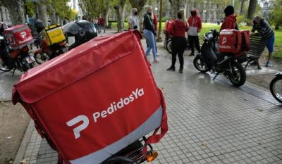 PedidosYa despidió a 250 trabajadores uruguayos por videollamada y dice que va a mudar su centro de operaciones a la Argentina, nuevo paraíso libertario