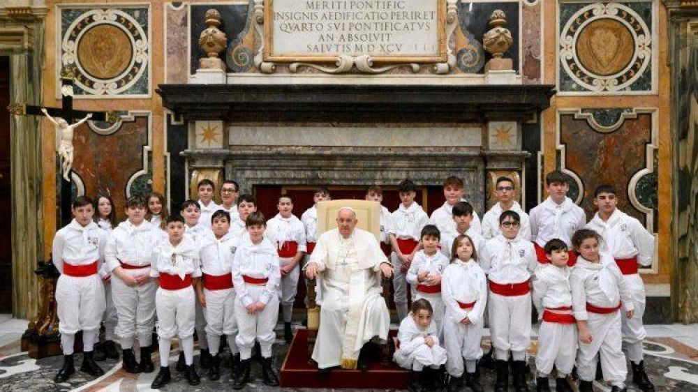 'La Iglesia necesita santos con fervor apost�lico', alent� el Papa