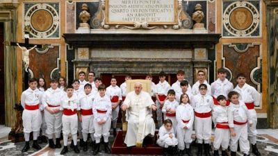 'La Iglesia necesita santos con fervor apost�lico', alent� el Papa