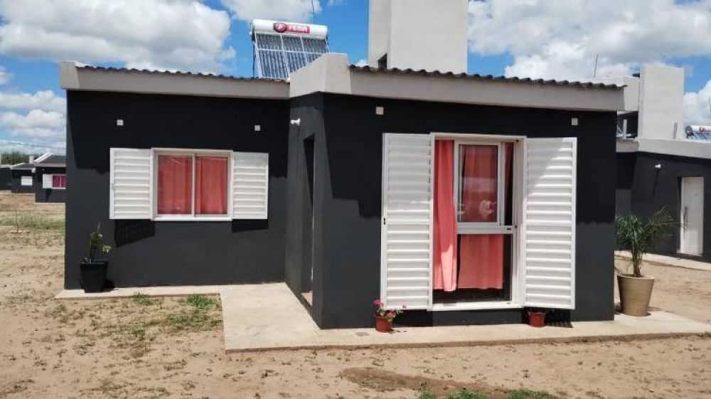 Crdoba: Critas entreg 50 viviendas nuevas en Cruz del Eje