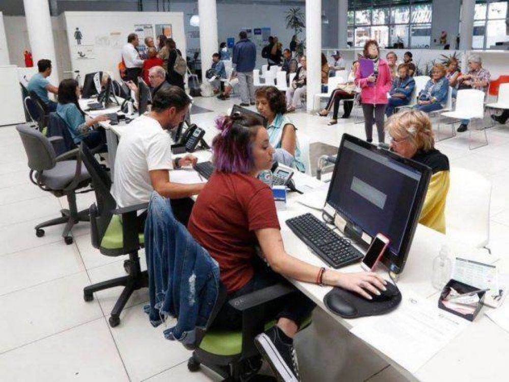 El Gobierno desminti� la suspensi�n de las horas extras para trabajadores del Estado