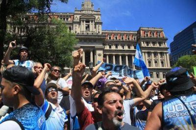 Con multas y acusaciones Milei busca frenar la movilizaci�n del 24 de enero