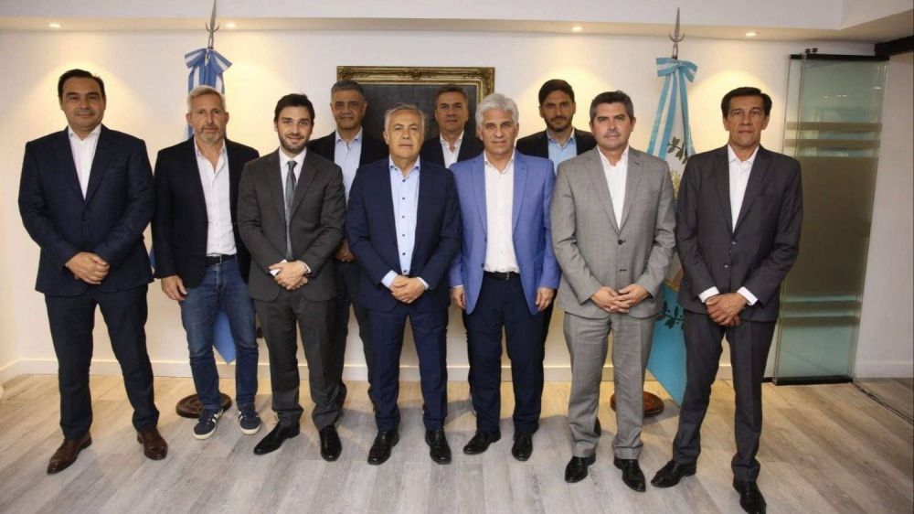 Gobernadores de Juntos por el Cambio apoyan las reformas, pero piden gestos de Milei