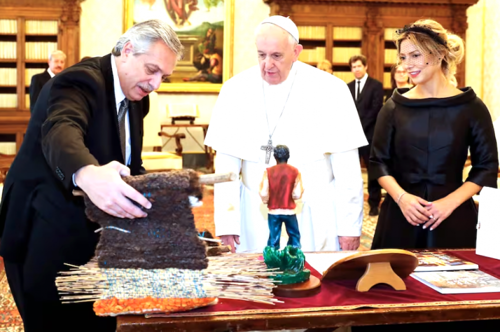 Vaticano. En medio de expectativa y la cautela por la visita de Milei, el papa Francisco recibir el lunes a Alberto Fernndez