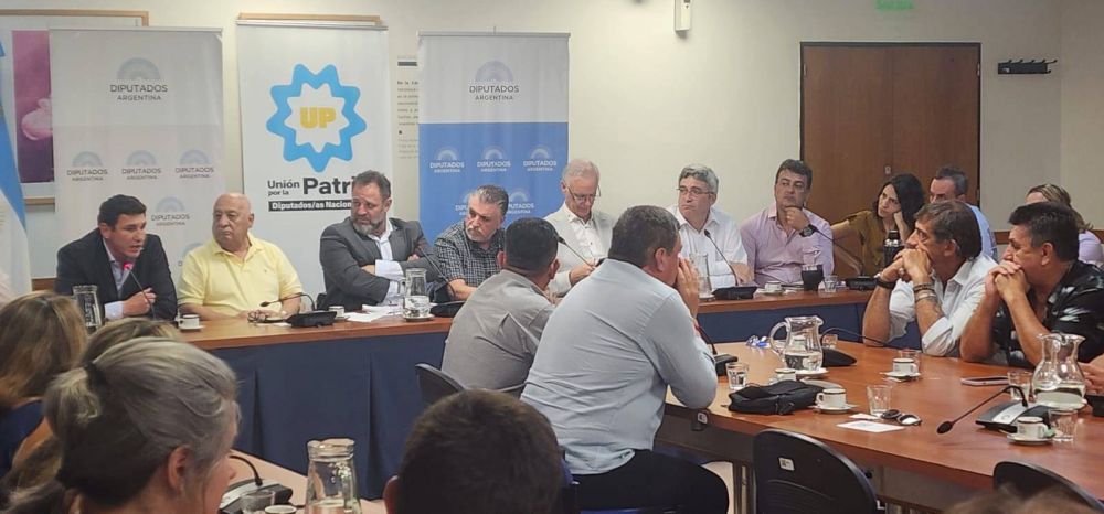 Sectores de la pesca de Mar del Plata se reunieron con diputados de Unin por la Patria: preocupacin por los efectos que generara la Ley mnibus