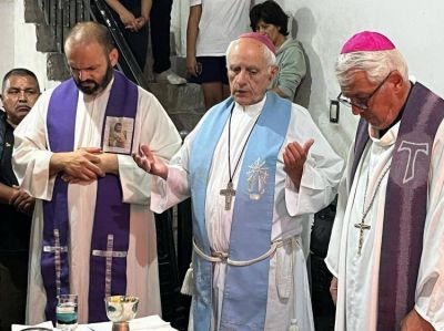 Obispos celebran misa por los fallecidos en el tiroteo de Gonzlez Catn