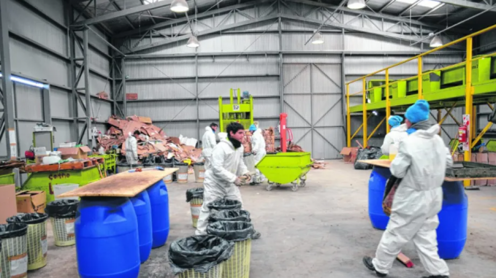 Neuqun renueva convenio con cuatro ciudades para tratar residuos en el Complejo Ambiental 