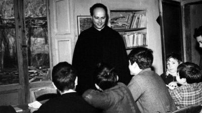 Don Milani, el Papa: no excluir a nadie, su legado de 