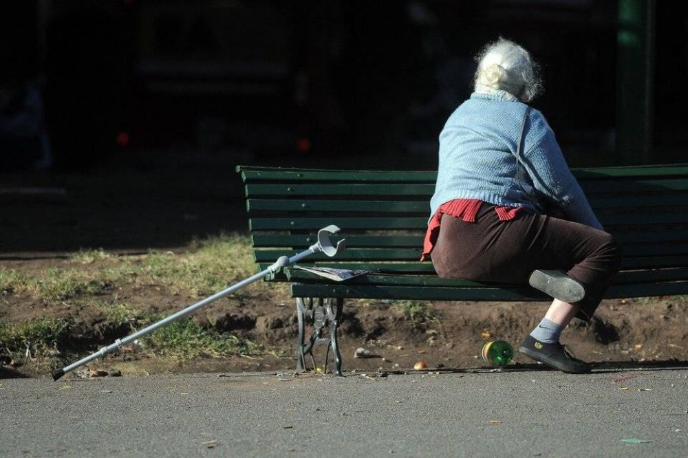 Motosierra para los jubilados: la nueva frmula de movilidad que propone el gobierno de Milei