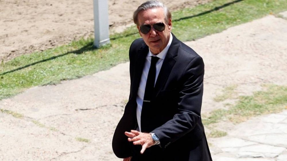El d�a de furia de Pichetto: se pele� con Caputo y ech� a Sturzenegger de una reuni�n