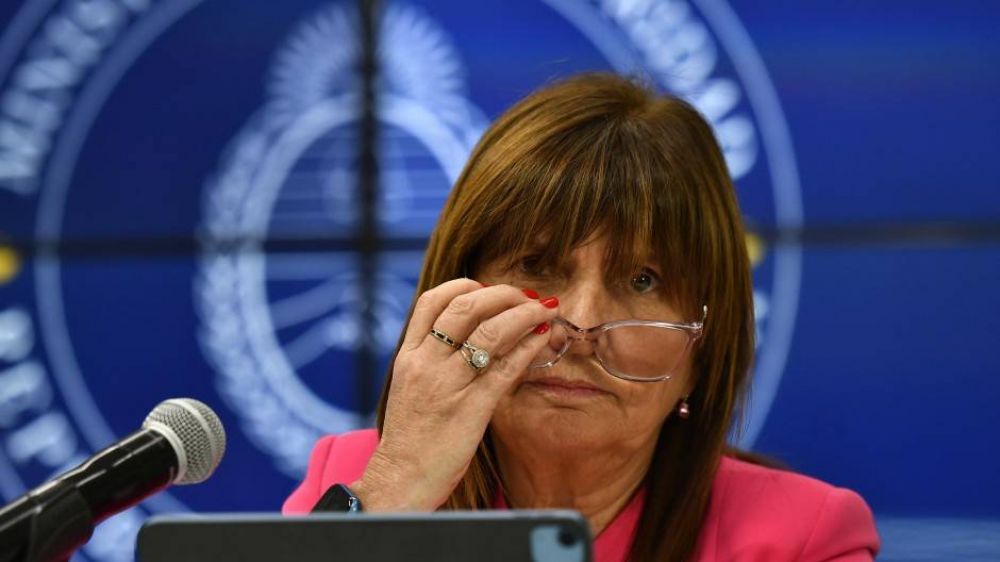 Bullrich puso a su ex chofer de 25 a�os para combatir a los barras: 
