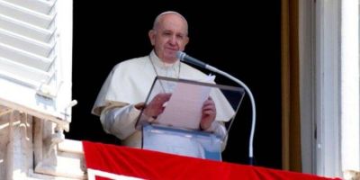 El papa Francisco muestra su 