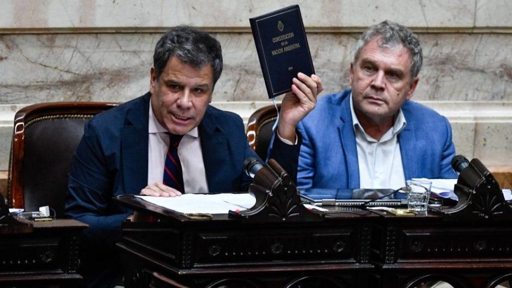 Manes anticip� que no votar�n las facultades delegadas y enciende una alarma en el gobierno