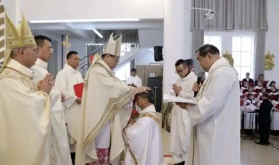 China: el Vaticano nombra a un tercer obispo en pocos d�as