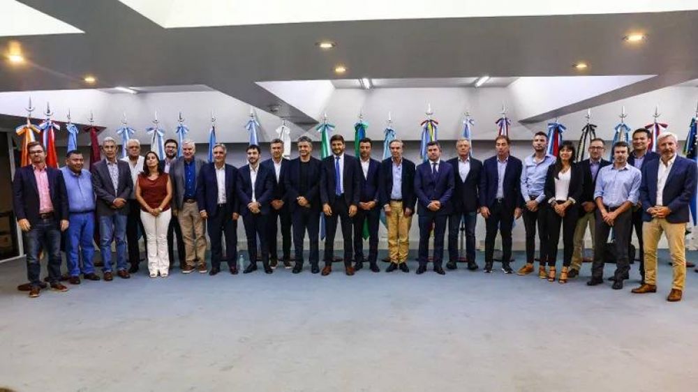 Relaci�n congelada: con la ley �mnibus pisada, los gobernadores esperan que mueva Javier Milei