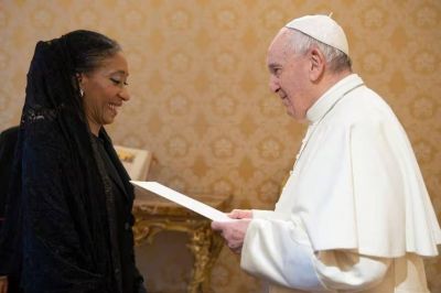Antes de recibir a Javier Milei, el papa Francisco se despidi de la embajadora argentina ante el Vaticano