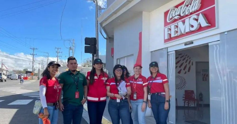 Coca-Cola FEMSA ayuda a 15 mil afectados por contaminacin de agua