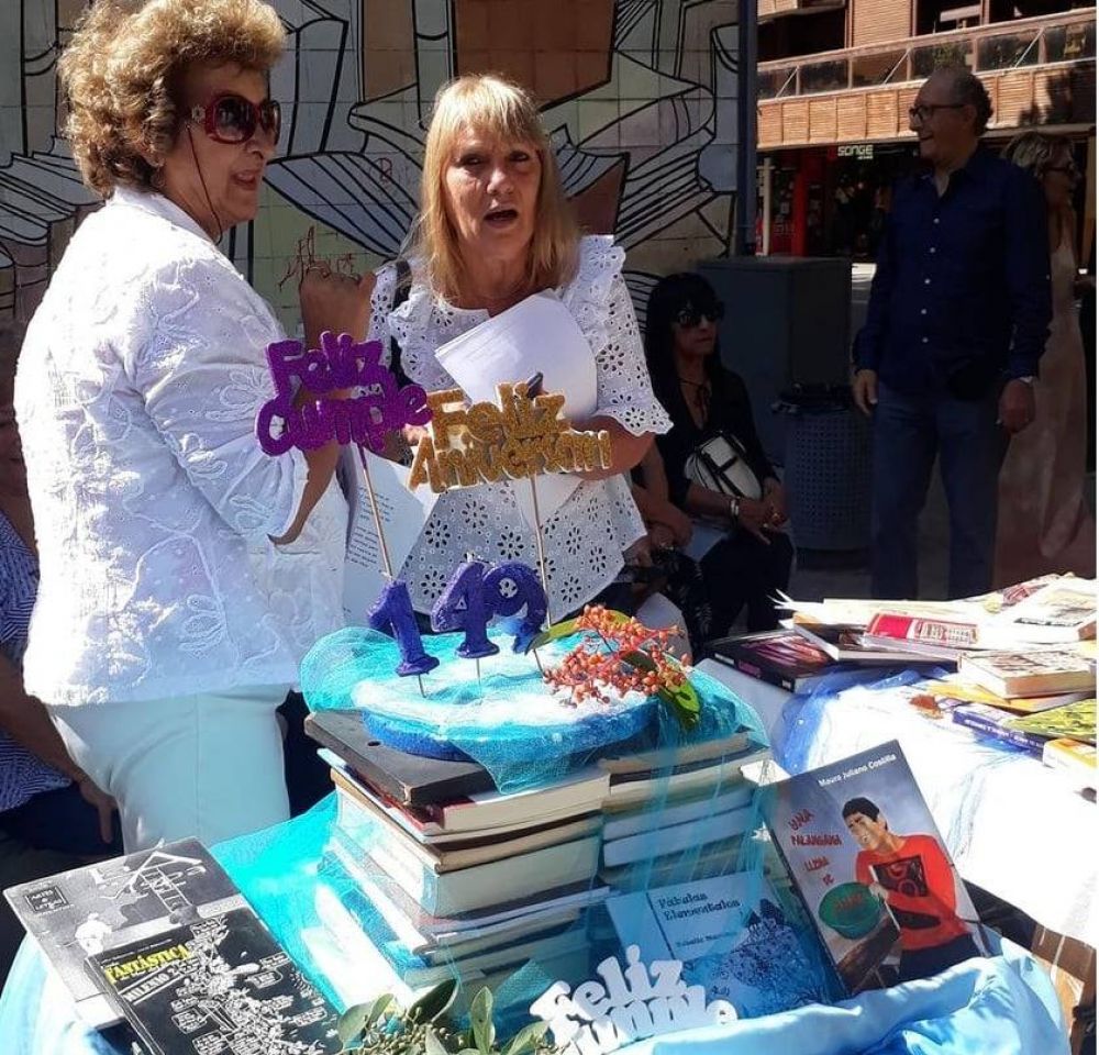 Se viene la Torta de libros para celebrar los 150 aos de Mar del Plata