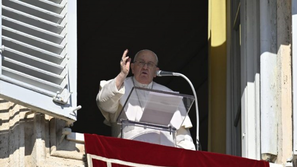 En el Ángelus, el Papa Francisco denuncia a los “cristianos de sacristía o de salón”